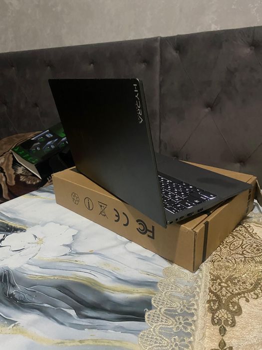 Ноутбук HYDRA Razor R7 H30