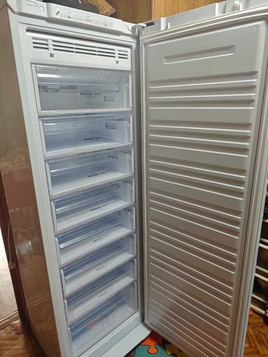 Продам морозильную камеру Бирюса