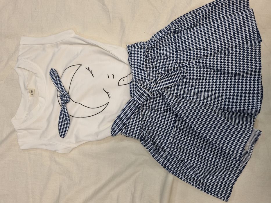 Комплект тениска с къси панталонки