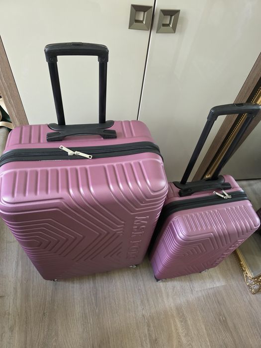 Troler mare de cală si unul mic de cabina