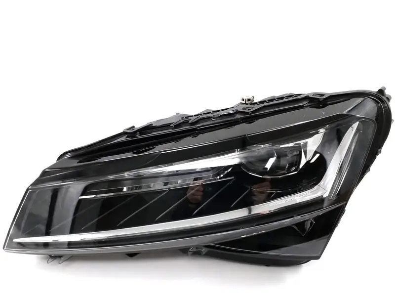 Skoda Superb ляв фар