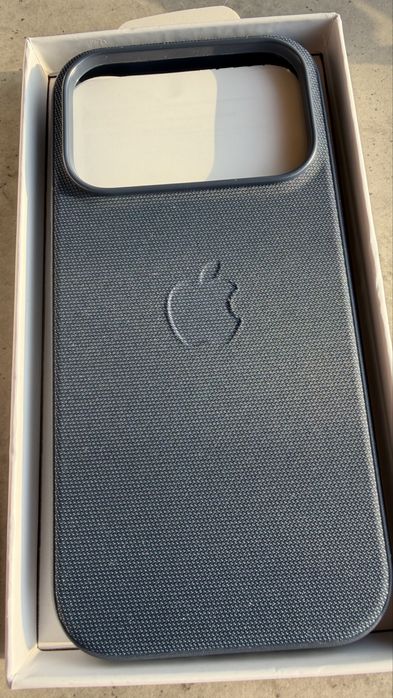 Huse iPhone 17 Pro si 17 Pro Max TechWoven Bucuresti Sectorul 2 • OLX.ro