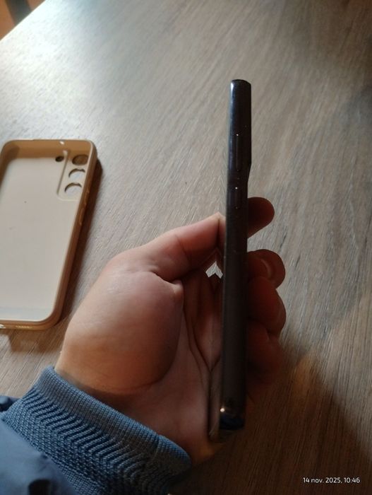 Se vinde Samsung s22 5G in stare impecabila folosit doar două luni