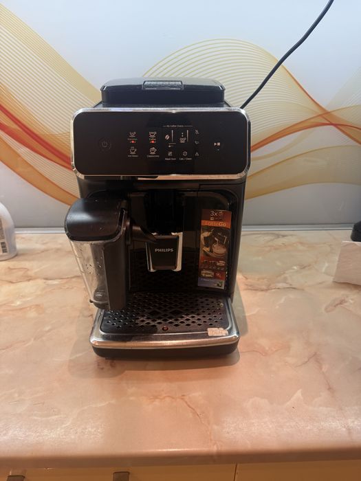 Кафемашина Philips Series 2200 LatteGo EP2231 – автоматична, с капучинатор