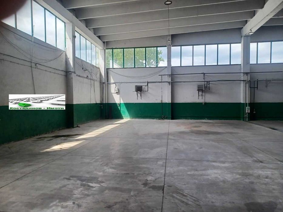 Дава се под наем Склад в Асеновград - 1700 кв.м за 3570 € - Снимка #4