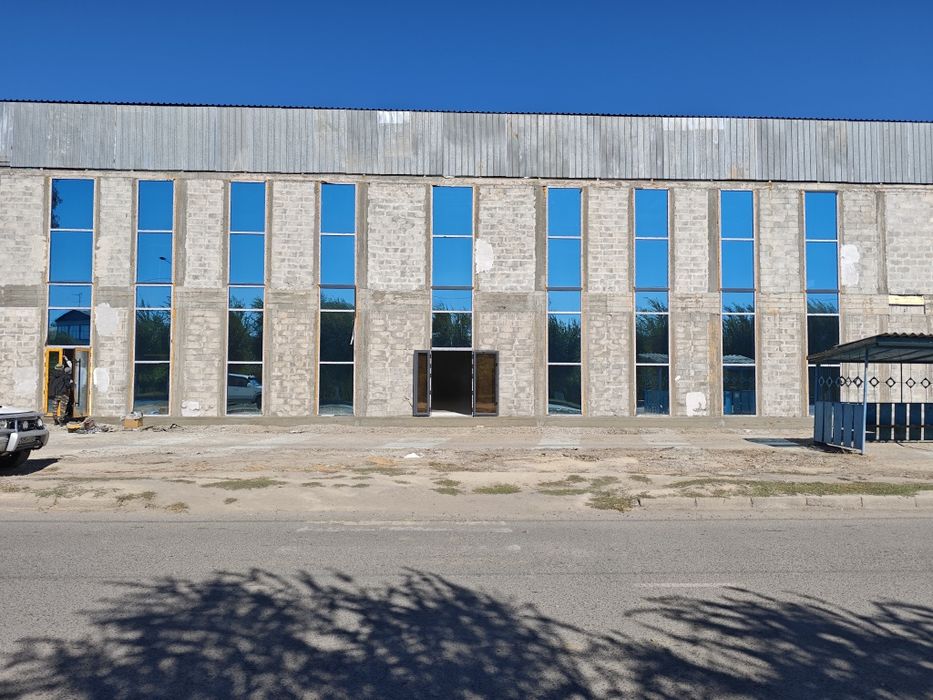 Окна, балконы, витражи