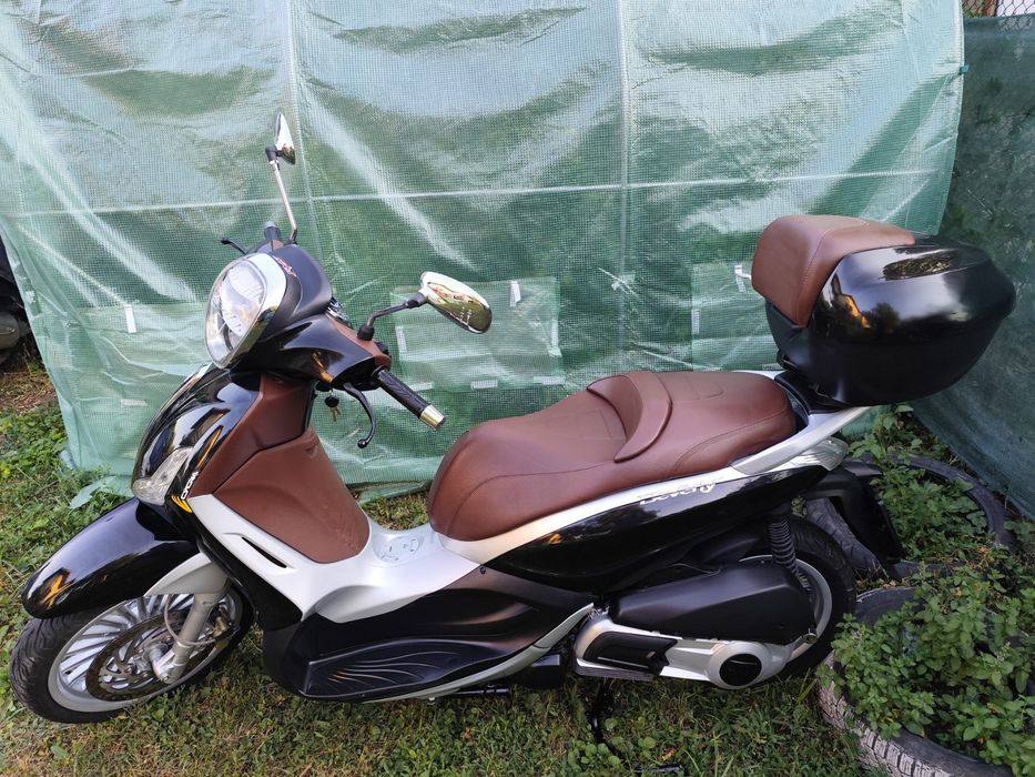 Пиаджо Бевърли 300 Piaggio Beverley 300