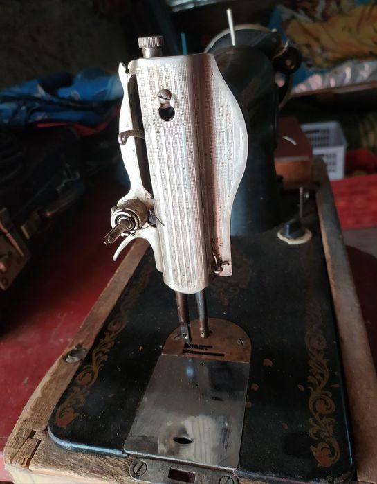 Продаётся швейная машина