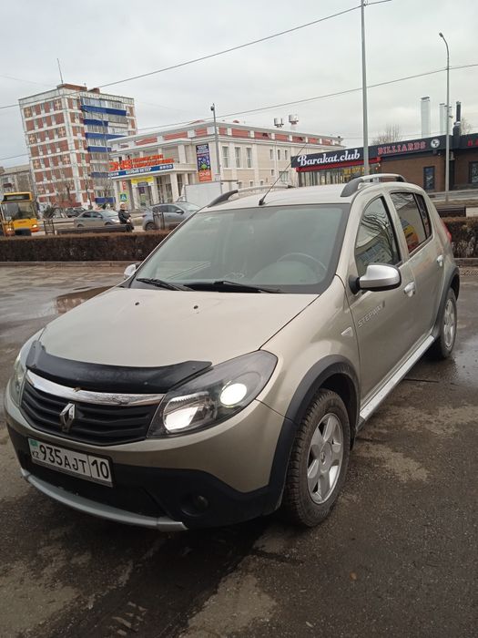 Продам Рено Сандеро стэпвей.