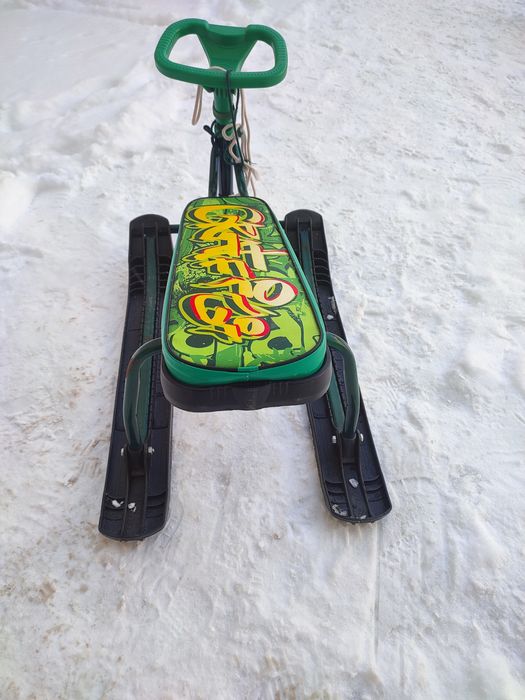 Продам Санки снегоход