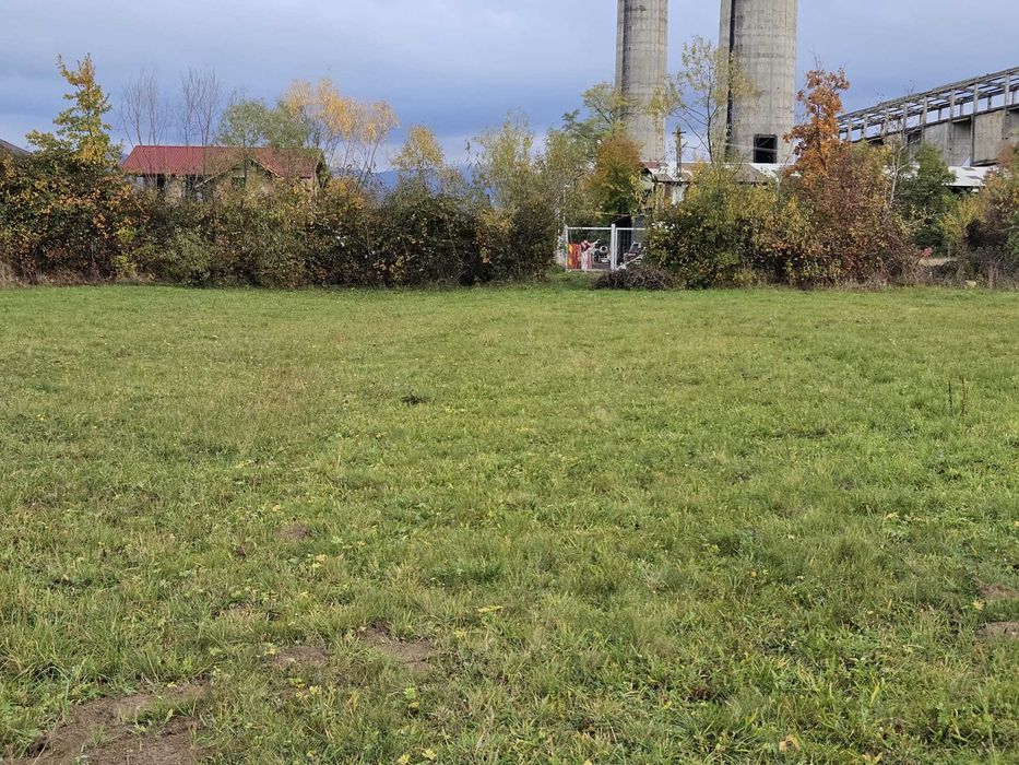 Teren de vanzare  intravilan 2629 [ mp ] Front la drum 30 ml