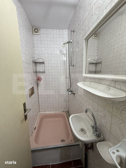 Apartament 2 camere, decomandat, 61 mp, zona Grivita