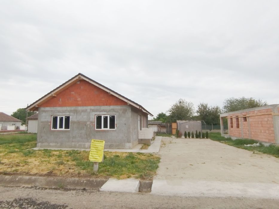 Casă de vânzare!!!
