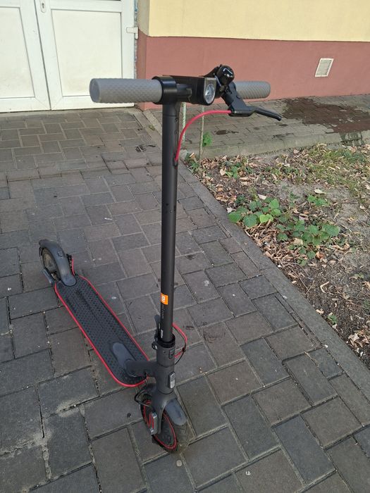 Vând trotineta electrica