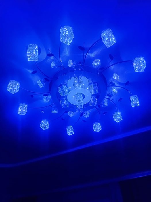 Продается люстра