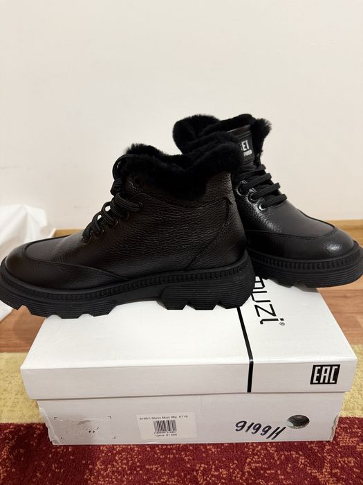 Зимняя женская обувь