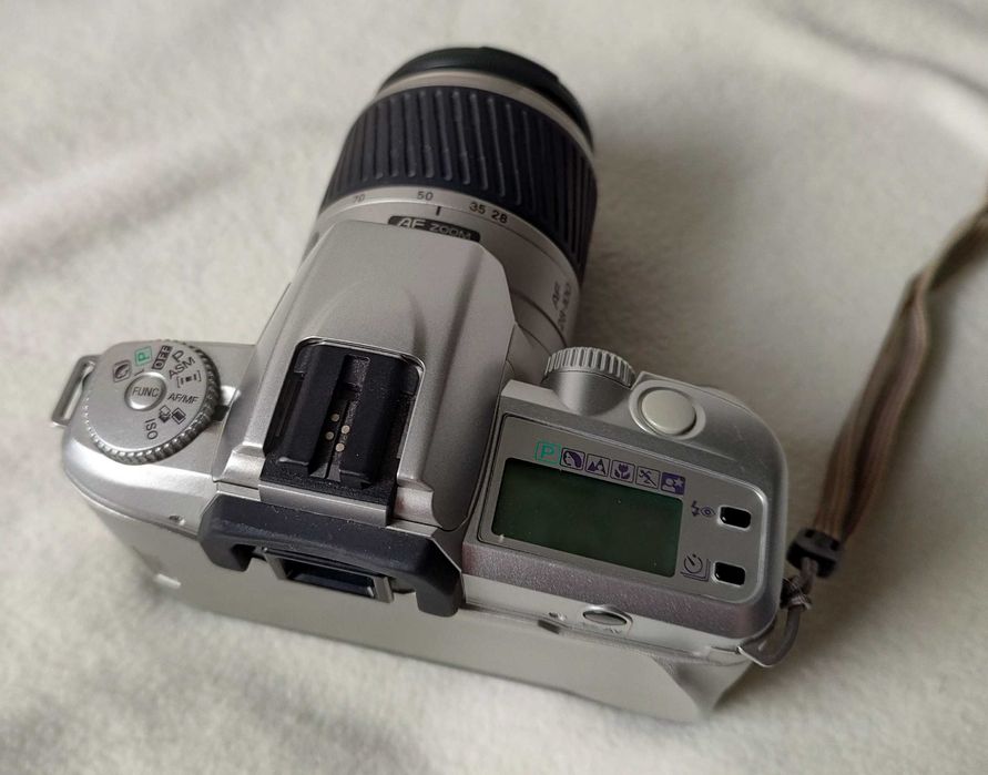 Aparat foto film SLR Minolta Dynax 40 obiectiv Minolta 28-100 f3.5-5.6