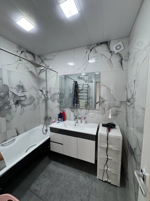 Юнусабад Бадамзар 2/2/4. 60м2 Евро ремонт 77 серия кирпич