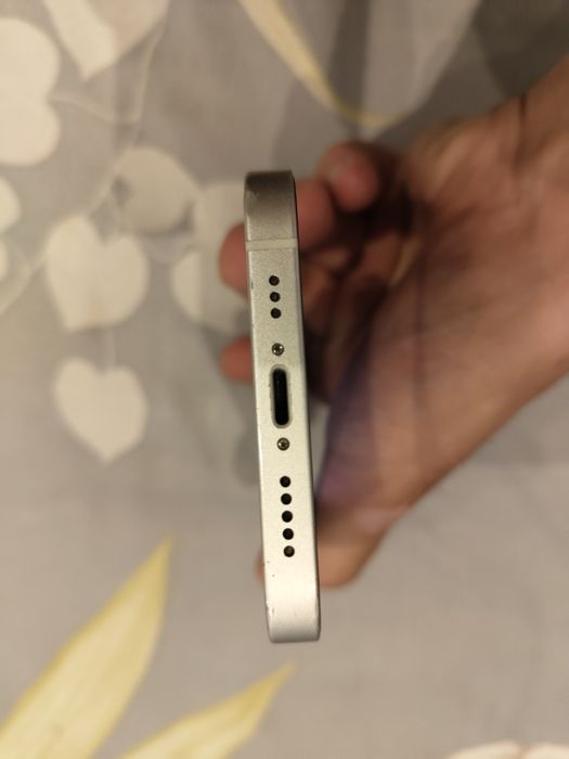 Iphone 12 rang oq pas kopiya hamma joyi radnoy