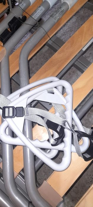 Pat electric cu telecomandă și bara de sustinere