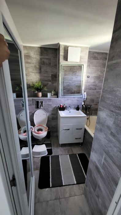 Vând apartament 4 camere. Aleea teilor