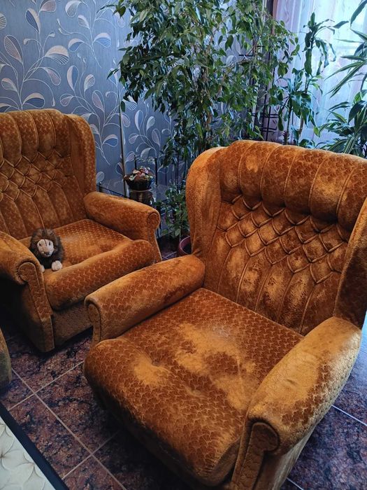 Холна гарнитура от масивно дърво – разтегателни дивани + 2 фотьойла