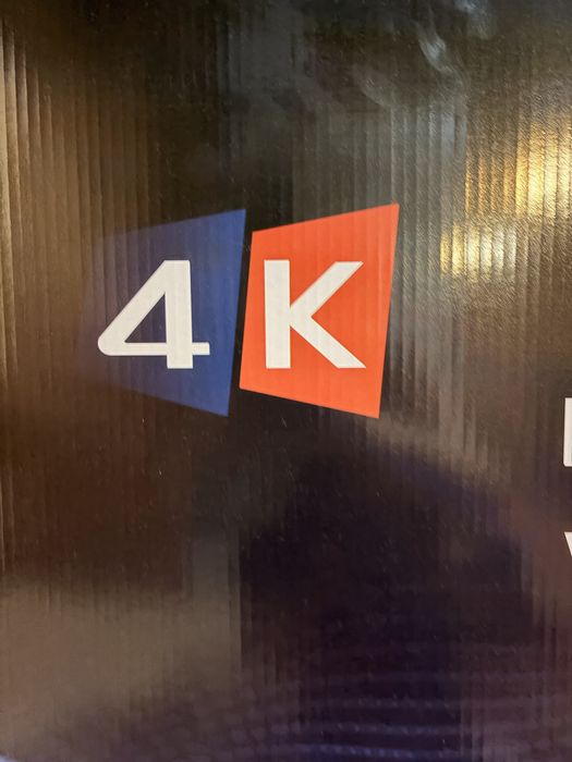Новый телевизор и кранштейн
