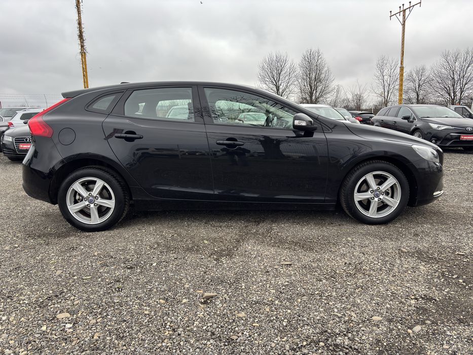 Volvo V40, an 2013 1.6 Diesel =Posibilitate rate=
