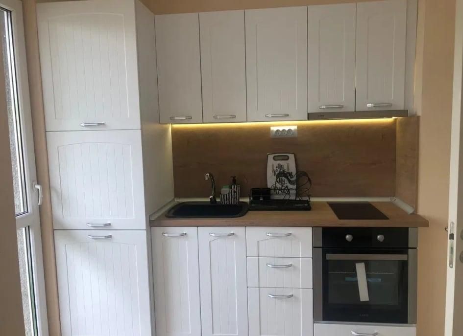 Дава се под наем Тристаен апартамент в Пловдив, Младежки Хълм - 125 кв.м за 800 € - Снимка #2