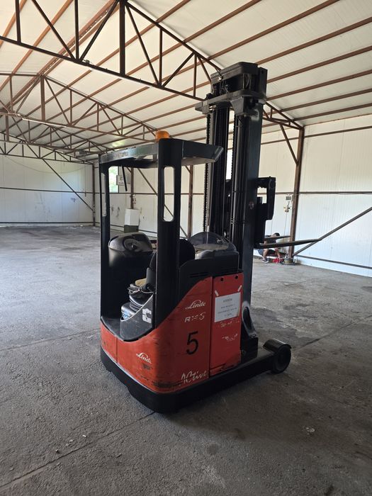 Vand stivuitor  linde  electrica