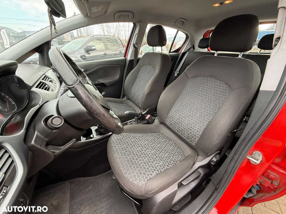 Vând sau schimb Opel Corsa E, benzină, 90 cp, în condiție excelentă