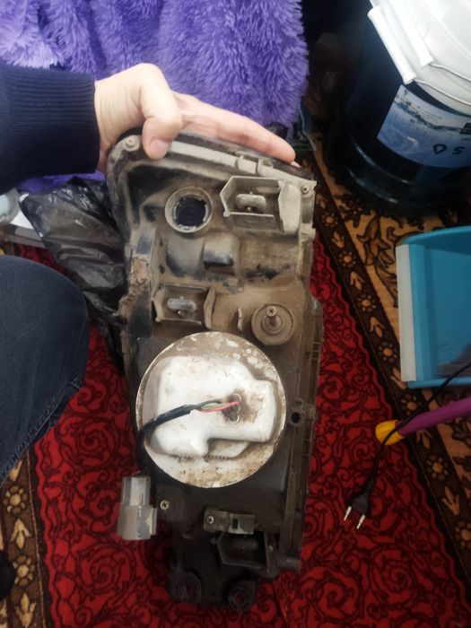 Субару б4 фары.      .