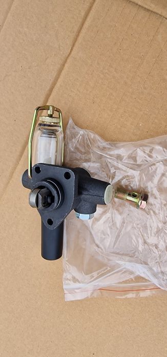 Pompa alimentare tractor fiat 411.415 și 211 215 preț 350 lei se poate