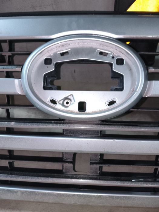 Решетка радиатора на крузак 300