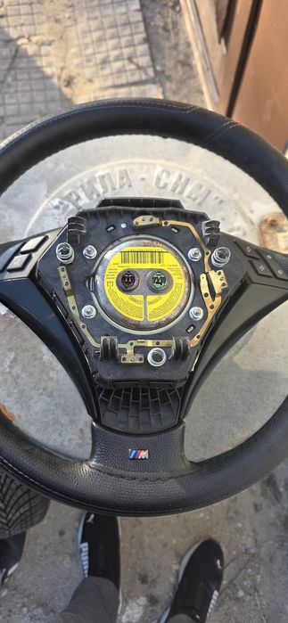 Продавам М волан