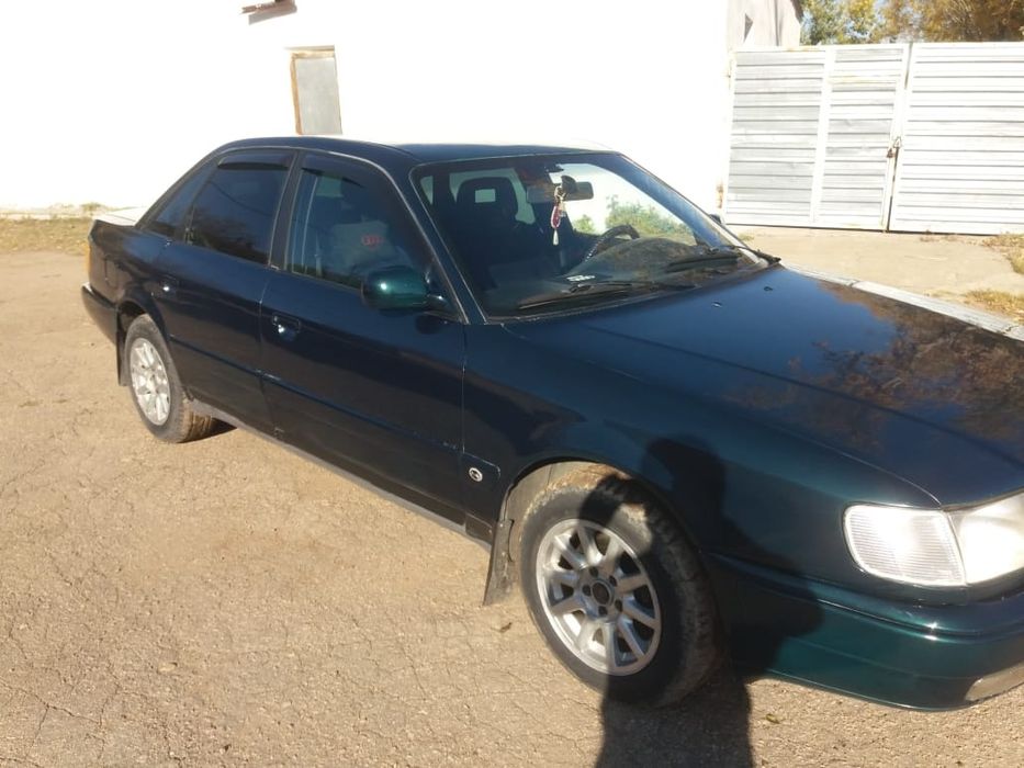 Продам машину Ауди 100