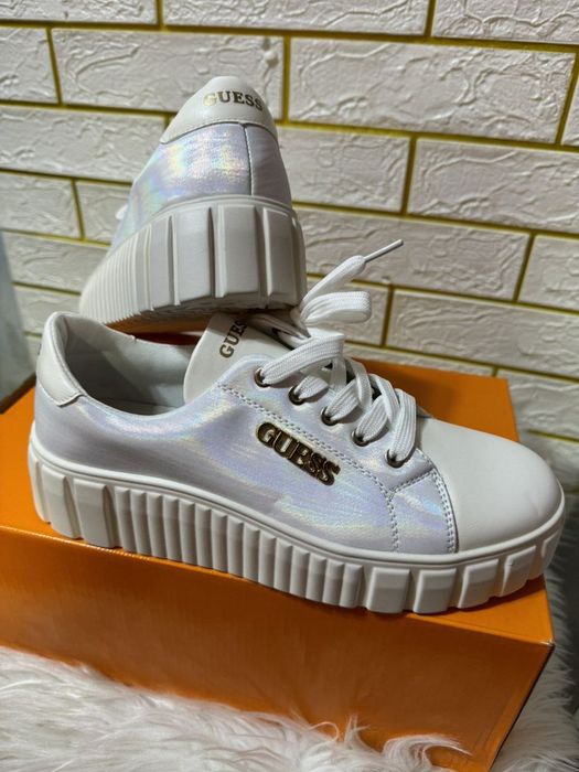 Ghetuțe și ugg-uri