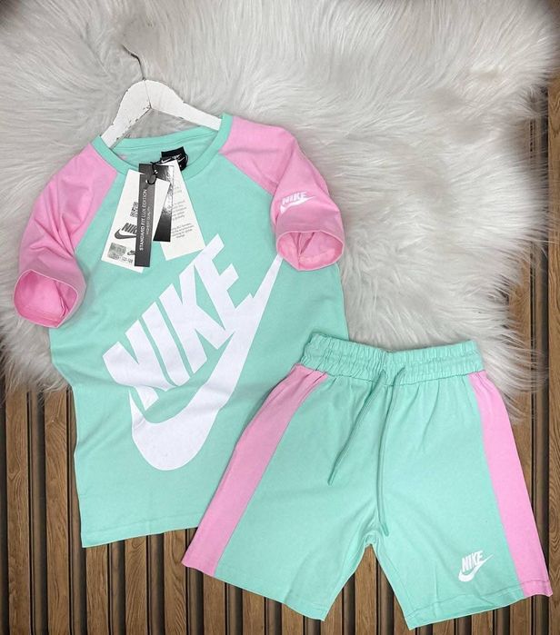 Комплекти Nikeее