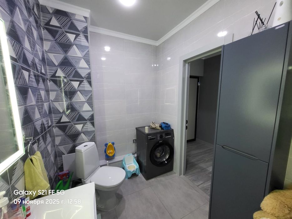 Продам квартиру в 11 микрорайоне.