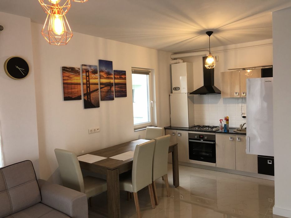 Inchiriez apartament zona calea moldovei