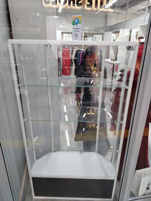 витрина стеклянная