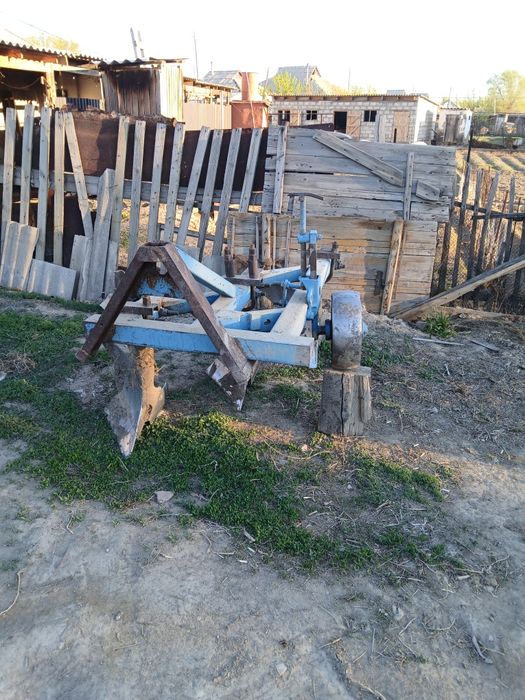 Продам трех корпусной плуг