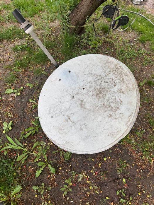 Antene satelit second hand – 1 mare + 1 mică + LNB – 250 RON