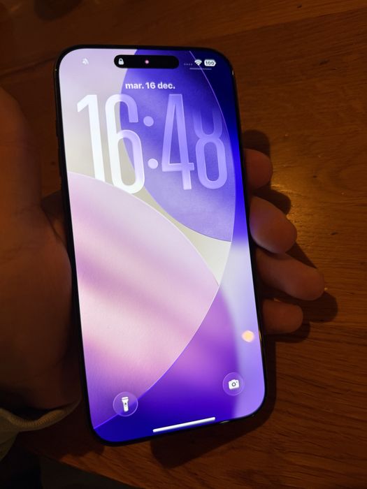 Vand Iphone 17 pro max Blue