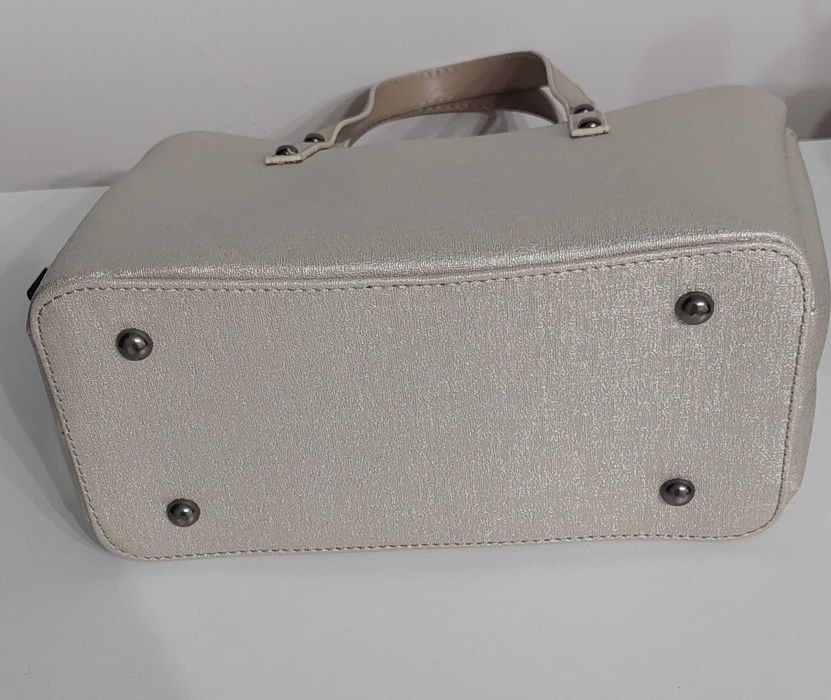 Чанта в златисто