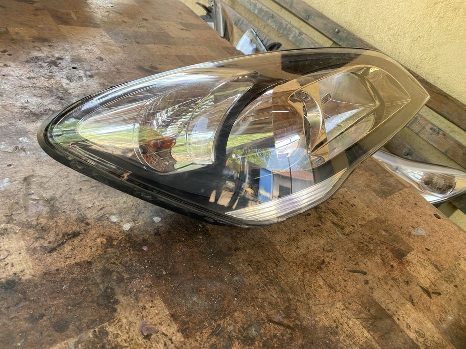 Десен фар за киа сийд