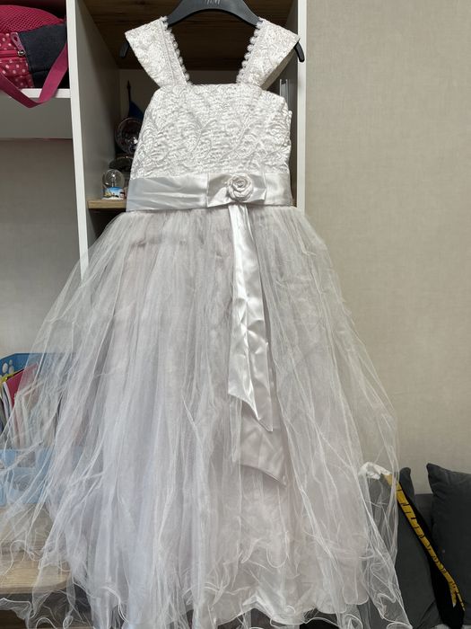 Платья нарядные для девочки