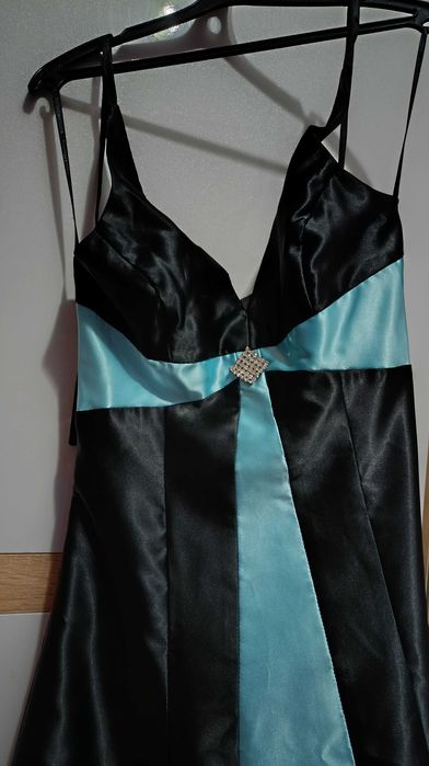 Два платья для девочек. 40-42 размер.