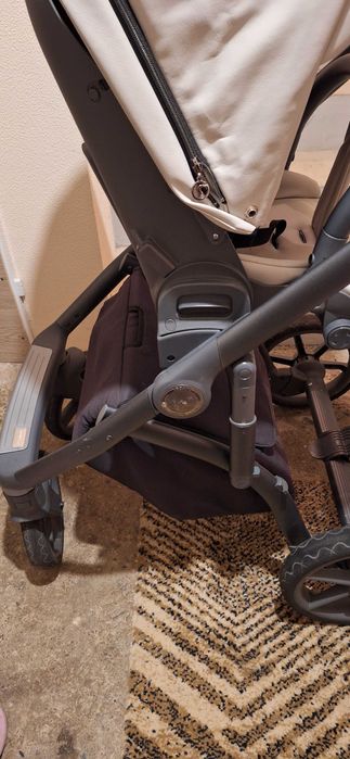 Бебешка количка Roan Bloom