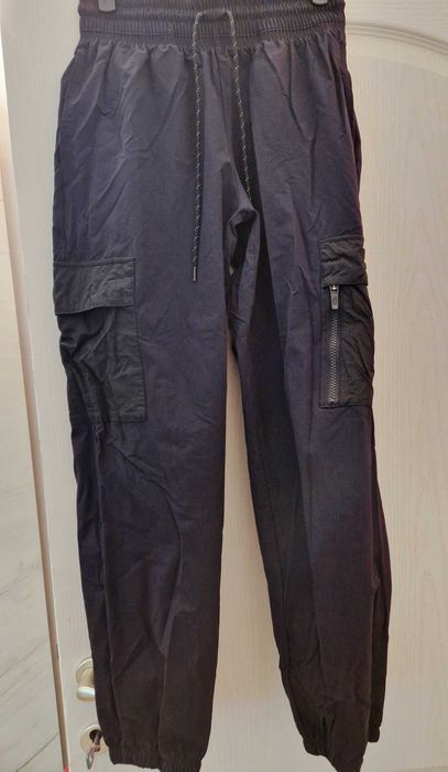 Pantaloni Nike,  stare foarte buna